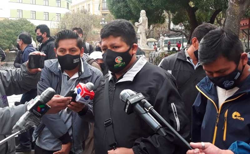 Adepcoca rechaza bloqueo de la COB y pide a ministros renunciar