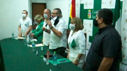 Santa Cruz da plazo a Áñez para desbloquear carreteras