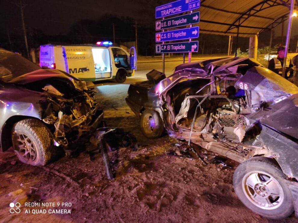 Accidente de tránsito que involucra a trabajadores del matutino El Mundo