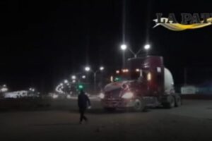 Llegada de cisternas con oxígeno a Oruro