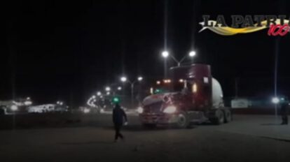 Llegada de cisternas con oxígeno a Oruro