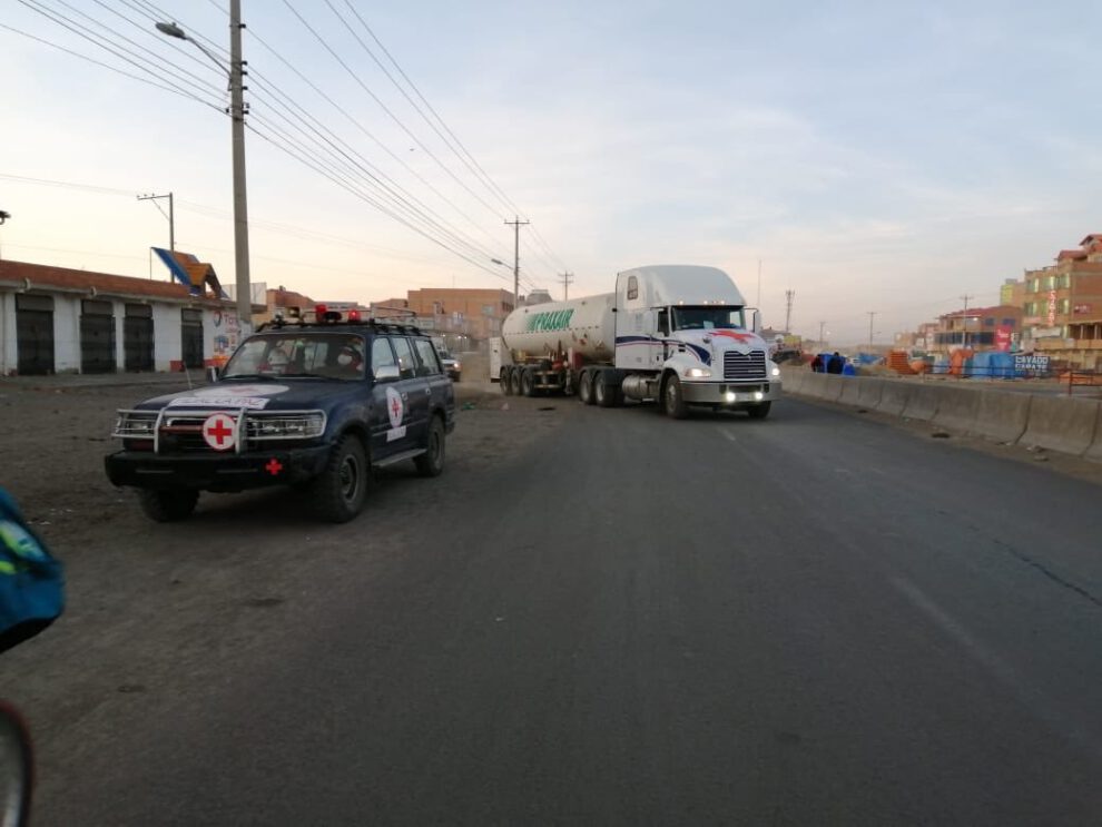 Llegada de la Caravana por la Vida con oxígeno medicinal a El Alto