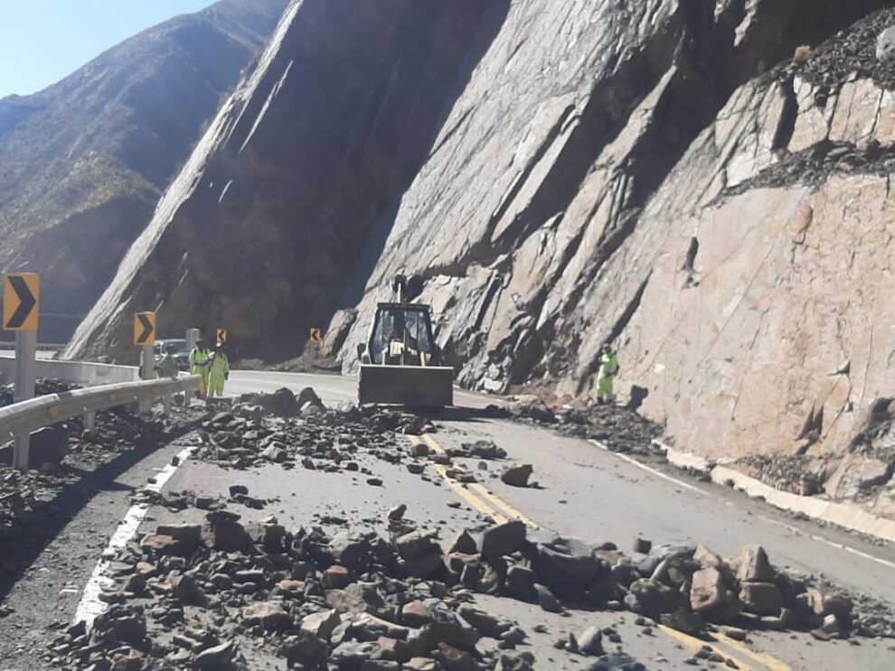 Pérdida de 65 millones de bolivianos por bloqueos en el tramo Cochabamba-Oruro