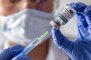Vacuna de Oxford contra el Covid-19 será aplicada primero al personal de salud