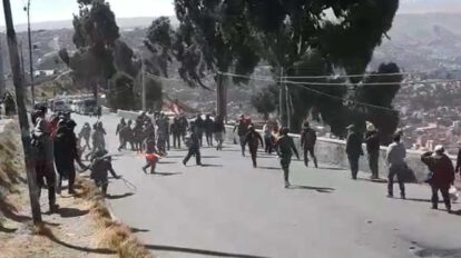 Periodista de Erbol estuvo a punto de ser apuñalado durante una movilización