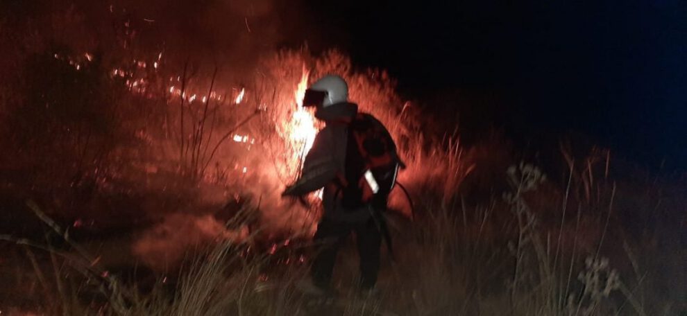 Incendios en parques Tunari y Carrasco