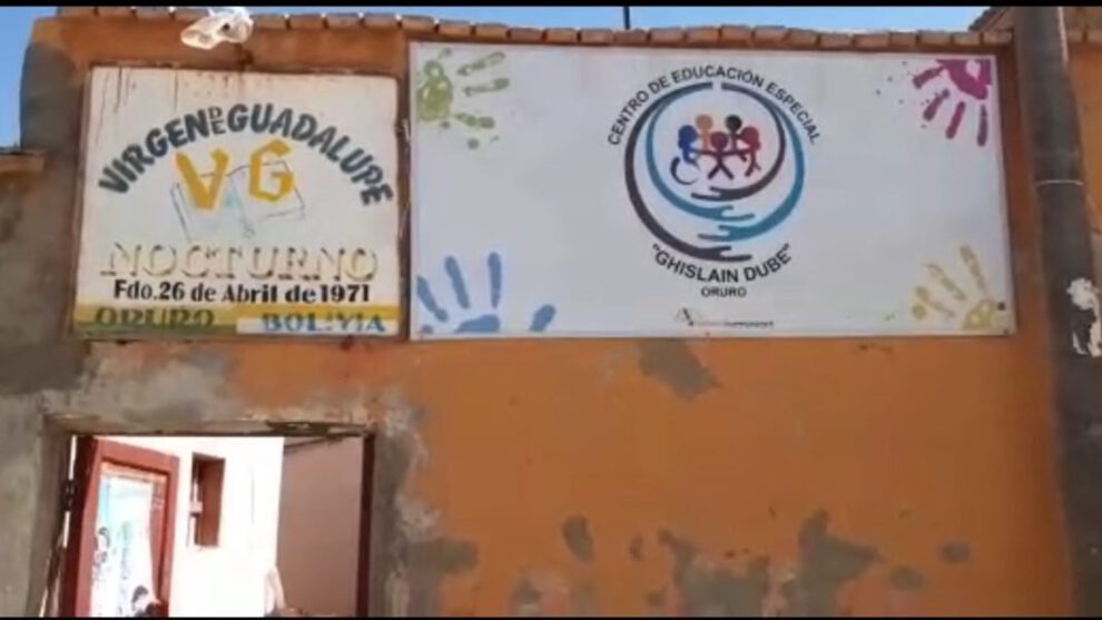 Estudiantes con discapacidad en condiciones precarias en Oruro