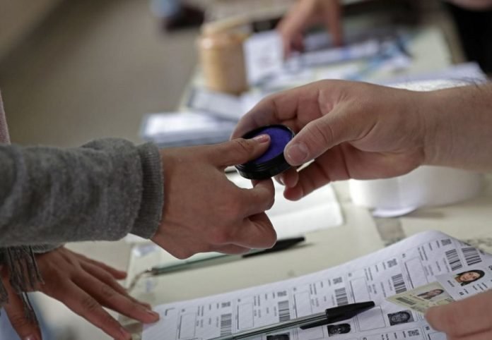 Cédulas de identidad caducadas en las elecciones