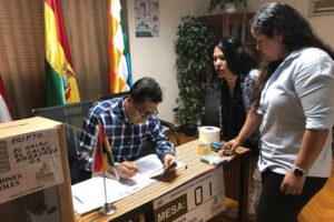 Transparencia Electoral en el proceso de votación de bolivianos en el exterior