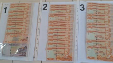 Clan familiar con billetes falsos en El Alto