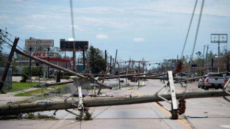 Huracán Laura: vientos extremos e inundaciones dejan al menos 4 fallecidos