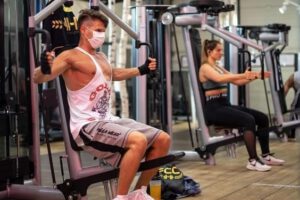 Gimnasios reabren en Cochabamba