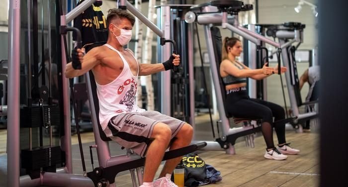 Gimnasios reabren en Cochabamba