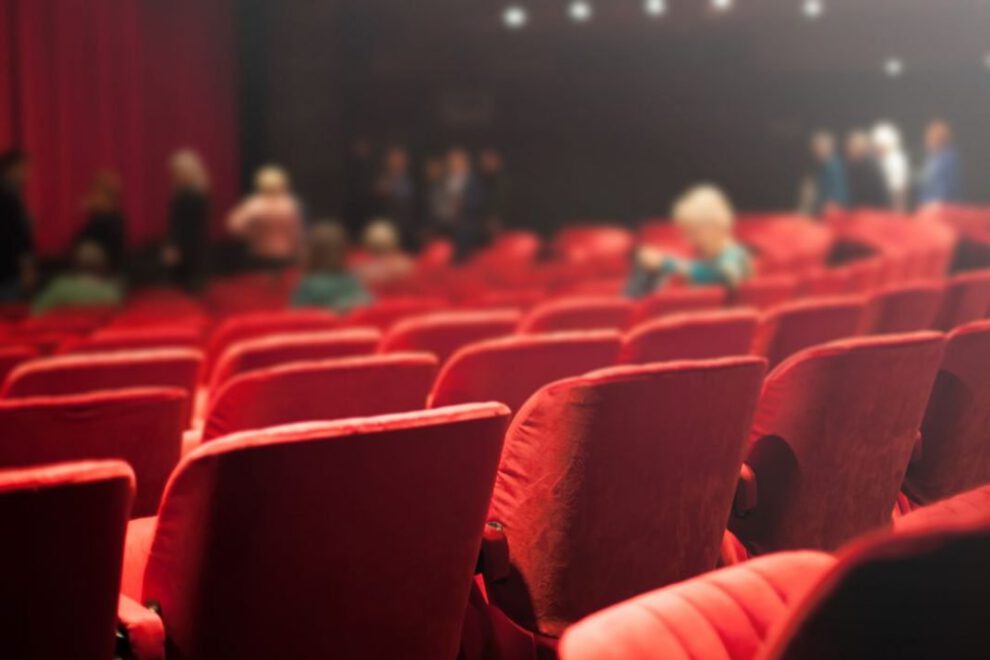 Cines reabrirán en Santa Cruz con el 30% de su capacidad