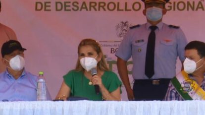 Jeanine Áñez acusada de hacer campaña en horario de trabajo