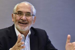 Carlos Mesa manipulación política sobre datos de Covid-19 en Bolivia