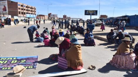 Bloqueo general Oruro por recorte presupuestario