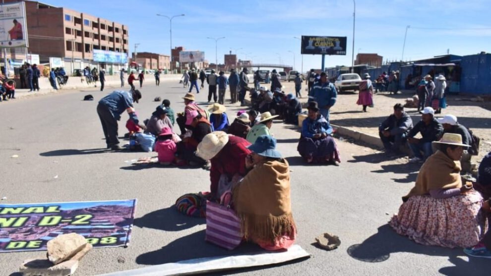 Bloqueo general Oruro por recorte presupuestario