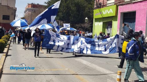 Hinchas de San José exigen elecciones tras marcha masiva