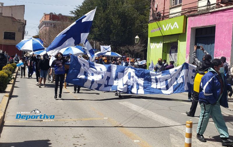 Hinchas de San José exigen elecciones tras marcha masiva