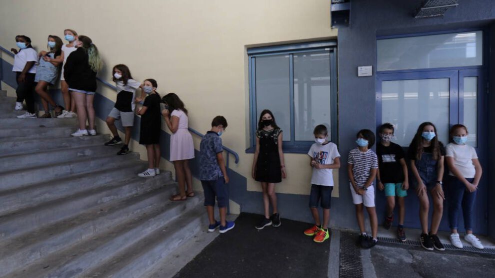 Cierre de escuelas en Francia por contagio de coronavirus