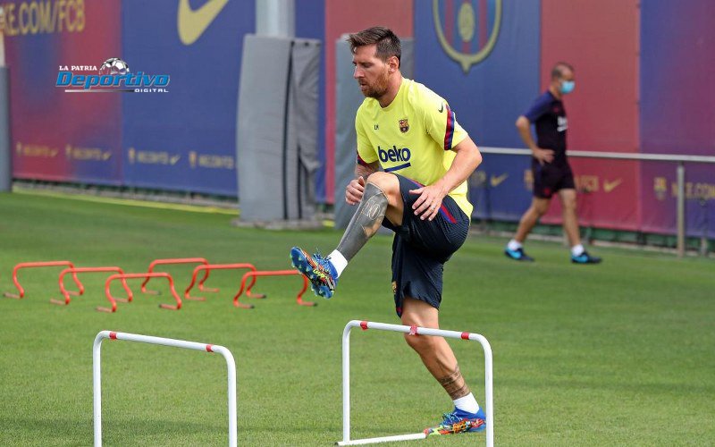 Messi volvió a los entrenamientos del Barcelona