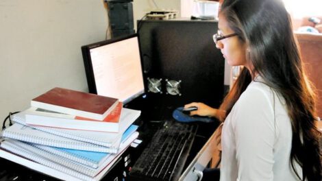 Cursos preuniversitarios virtuales para bachilleres