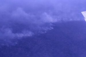 Sobrevuelo a los incendios forestales en Santa Cruz