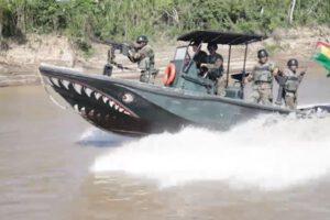 Diablos Azules patrullan ríos en la lucha contra el narcotráfico