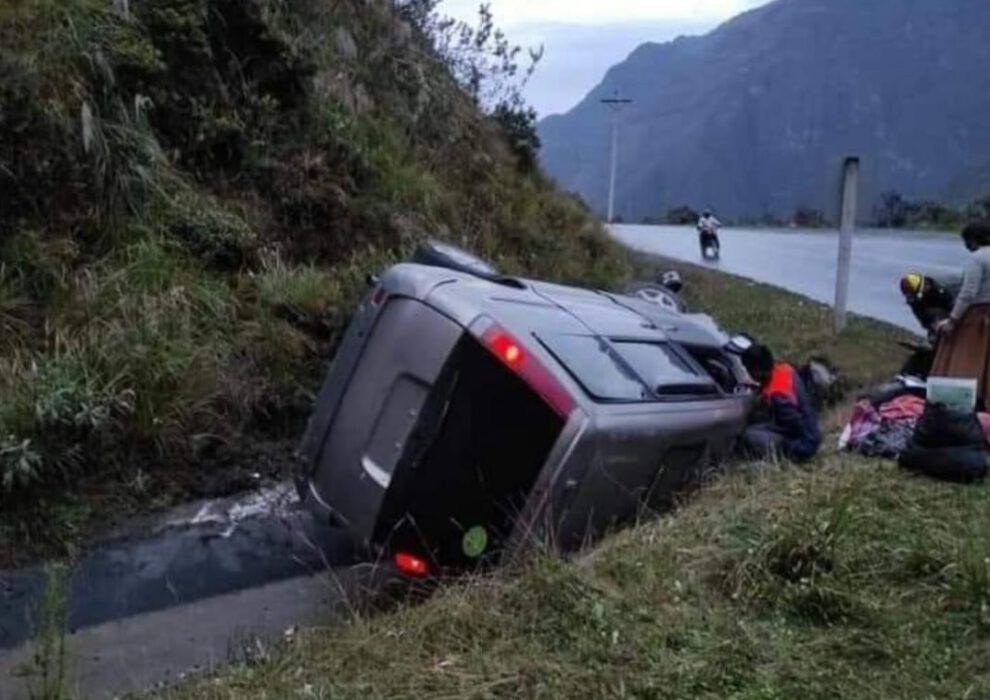 Accidente en Yolosita deja ocho personas heridas