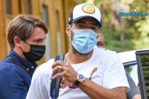 Luis Suárez ya tiene pasaporte italiano y está a un paso de la Juventus