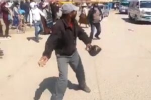 Caravana de Camacho agredida en Oruro
