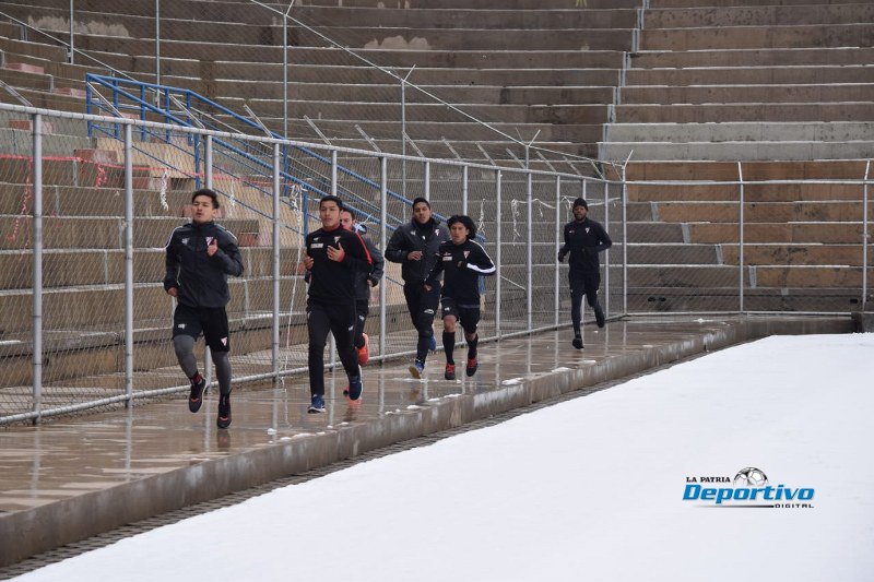 Nevada en El Alto no impide el entrenamiento del equipo de Always Ready