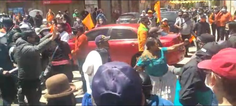 Intercambio de golpes en Oruro durante la campaña electoral