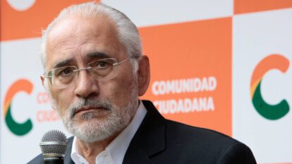 Carlos Mesa pide a los políticos abstenerse de dañar la dignidad de Oruro