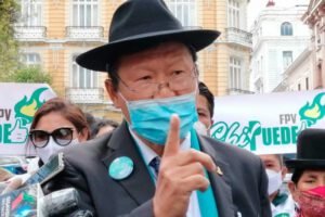 Chi Hyun Chung propone convertir Uyuni en un Las Vegas o Disneylandia