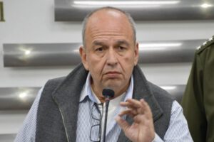 Arturo Murillo afirma que solo se irá cuando Áñez entregue la banda presidencial
