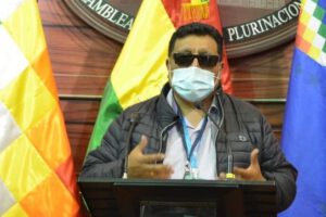 Efraín Chambi exige disculpas a Chi Hyung Chung por declaraciones sobre Oruro