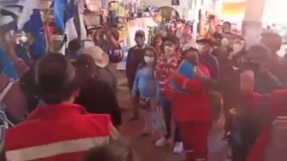 Luis Arce abucheado en Sucre durante su caravana
