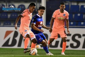 Bolívar mantiene la chance tras empate con Tigre