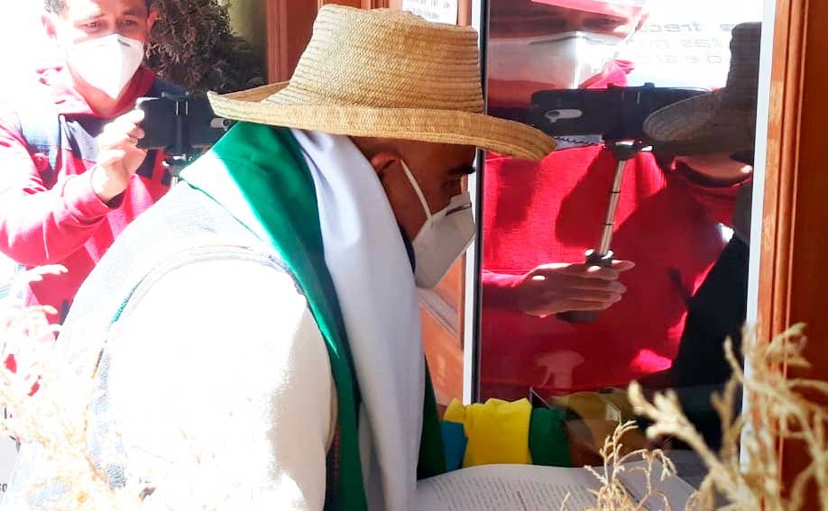 Denuncia a Camacho por discriminación ante el TSE