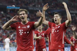 Festejo de los jugadores del Bayern Múnich tras ganar la Supercopa de Europa