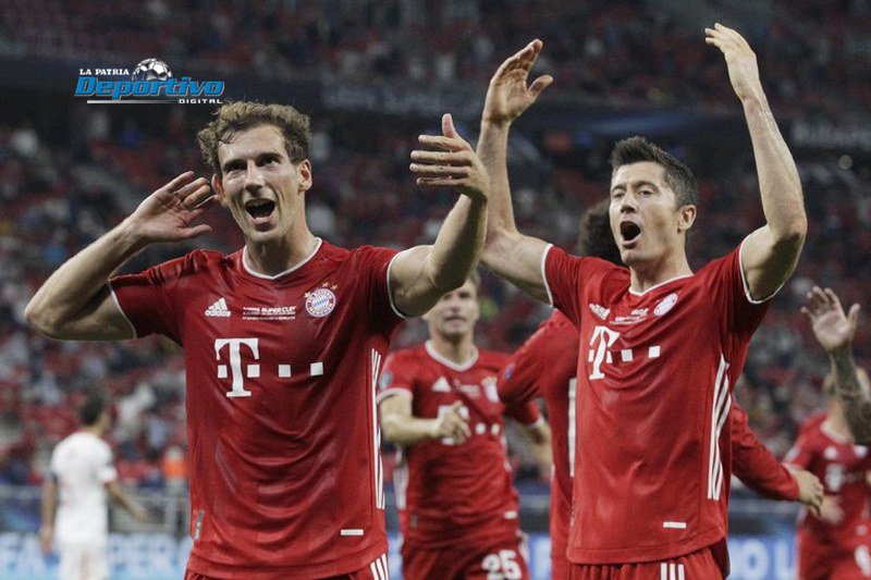 Festejo de los jugadores del Bayern Múnich tras ganar la Supercopa de Europa