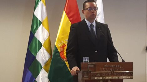 Óscar Ortiz deja el Ministerio de Economía
