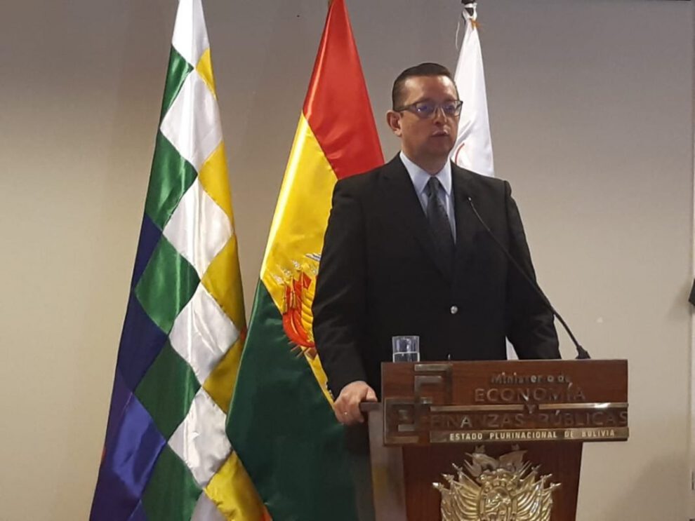 Óscar Ortiz deja el Ministerio de Economía
