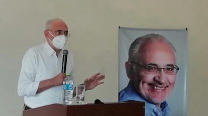 Carlos Mesa expresa su confianza en el TSE