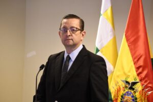 Óscar Ortiz critica a Arturo Murillo sobre el futuro del país