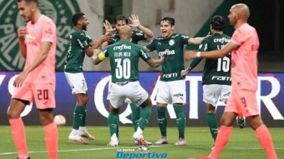 Festejo de los jugadores del cuadro brasileño ante la tristeza de los integrantes de Bolívar