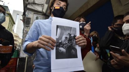 Alejandro Entrambasaguas investigando casos de estupro en Bolivia