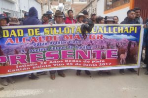 Comunarios de Cochiraya marcharon y bloquearon las calles aledañas a la Fiscalía